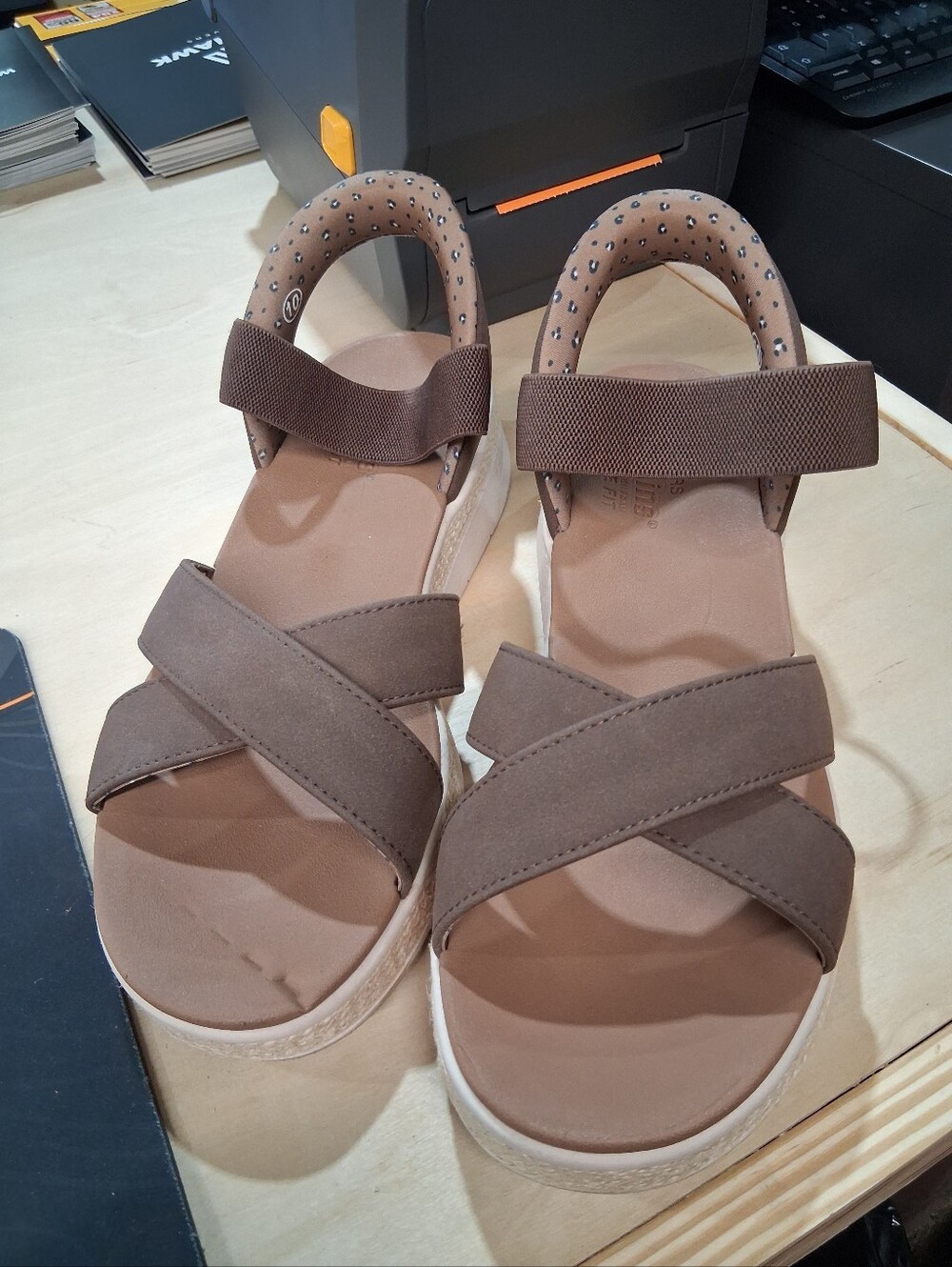 Bobs Skechers Step In Wide Fit  Women's Brown Strappy Platform Sandals.